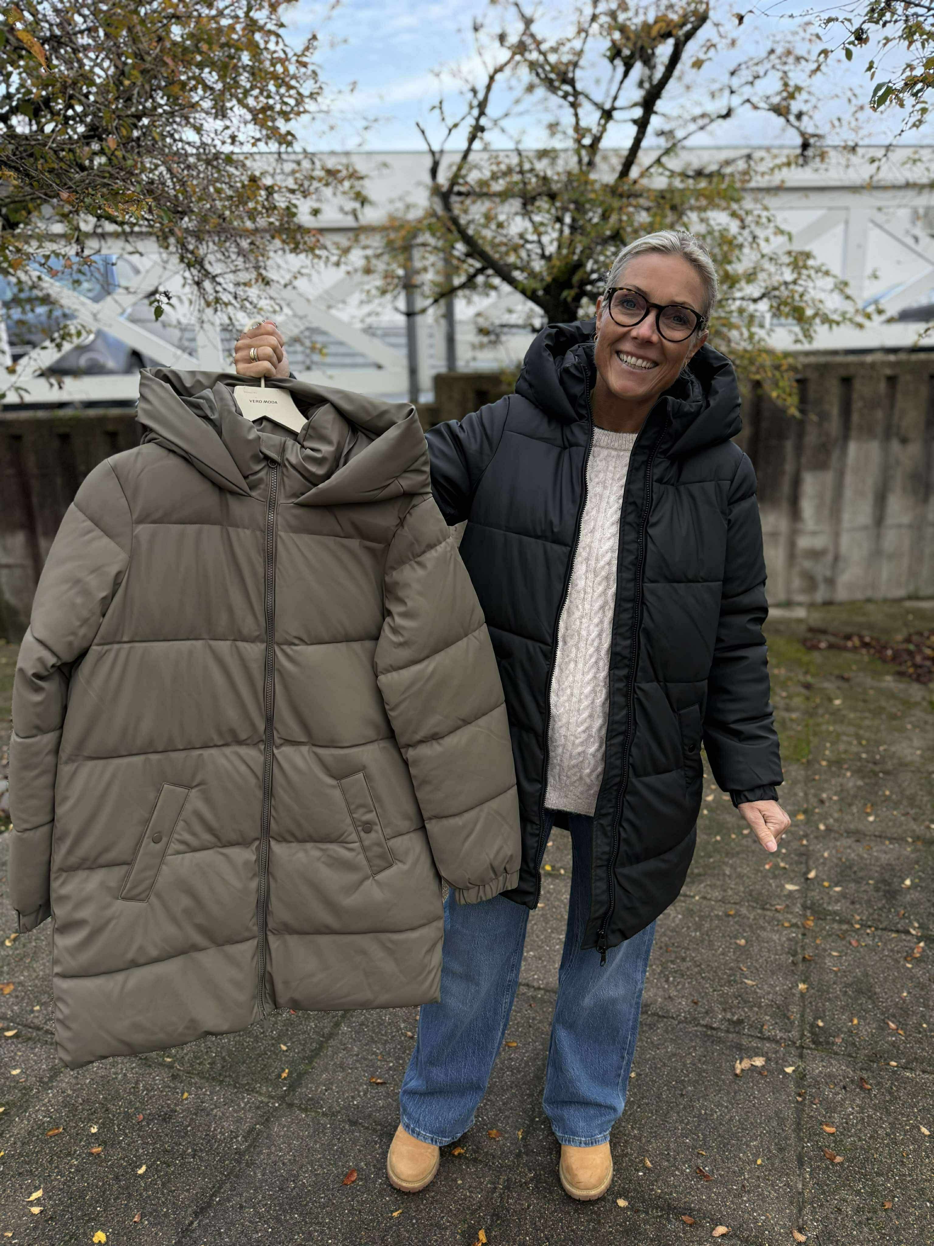 VMGRETAFIE Coat - Black